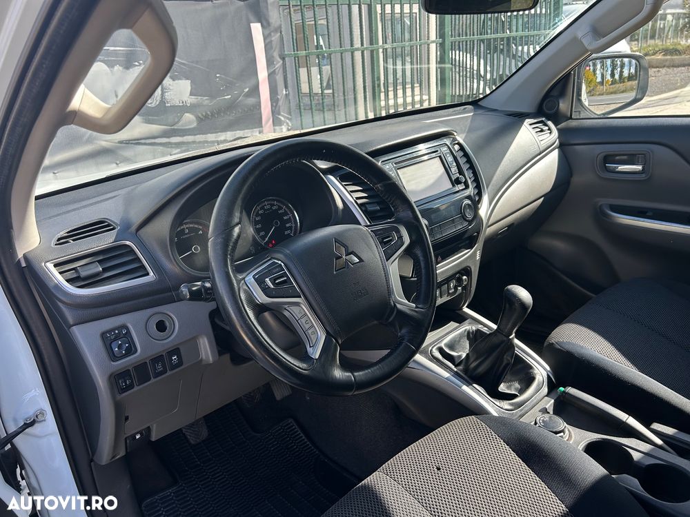 Mitsubishi L200 Double Cab 2.4 DI-D M/T Intense - 18