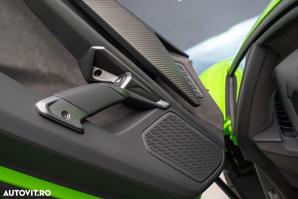 Lamborghini Revuelto - 11