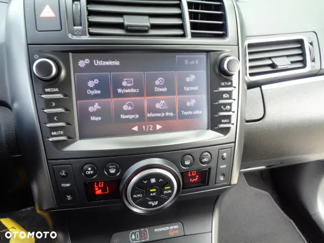 Toyota Verso 1.8 Prestige 7os EU6 - 20