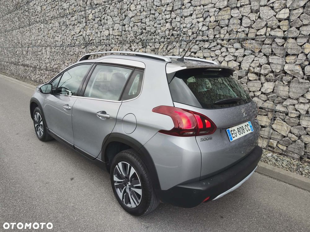 Peugeot 2008 1.2 Pure Tech Allure S&S - 12