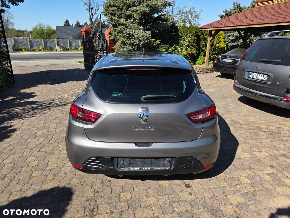 Renault Clio 1.2 16V 75 Expression - 23