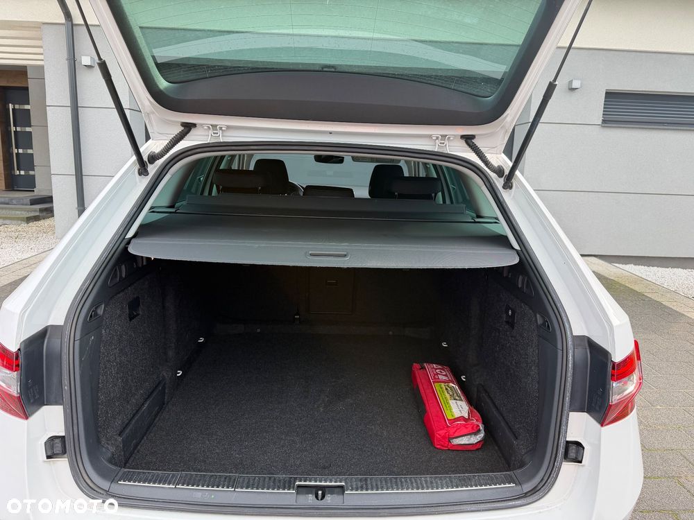 Skoda Superb 2.0 TDI Premium Edition - 20