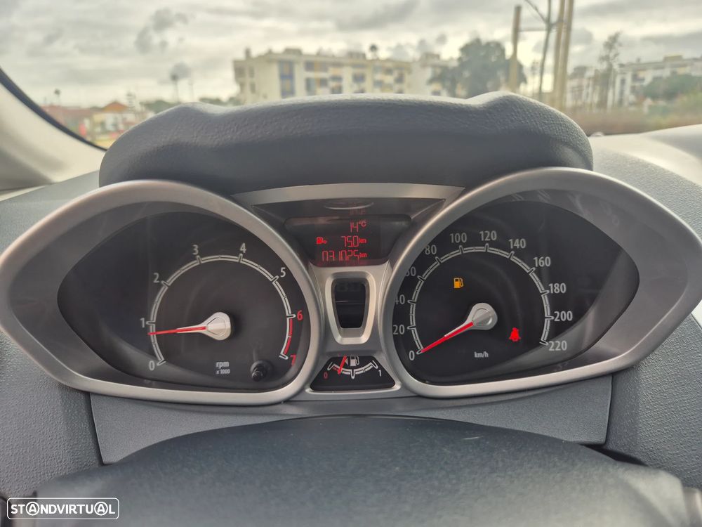 Ford Fiesta 1.25 Titanium 124g - 12