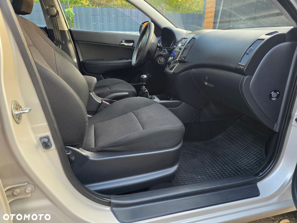Hyundai i30 1.6 CRDi Comfort - 17
