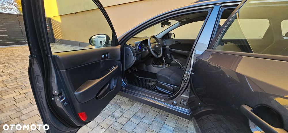 Hyundai i30 1.4 Classic + EU5 - 9