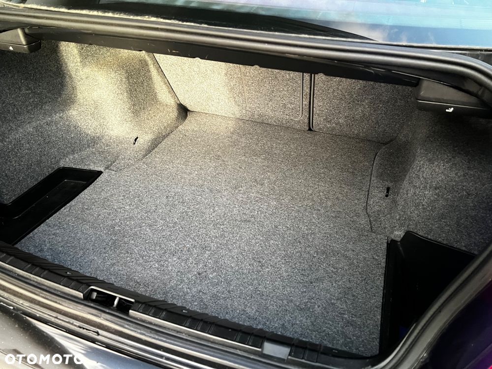 BMW Seria 3 316i Edition Sport - 34