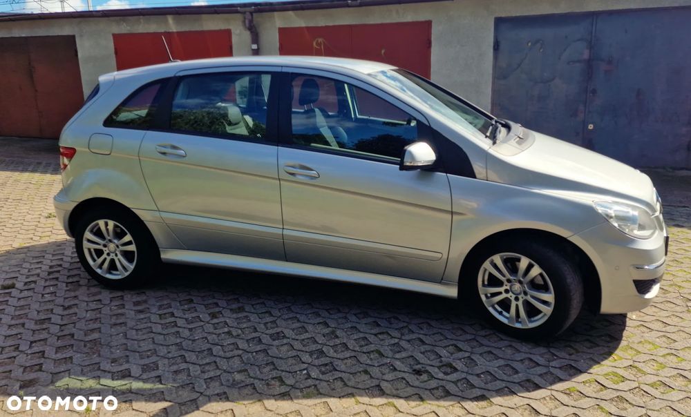 Mercedes-Benz Klasa B 180 CDI Autotronic - 12