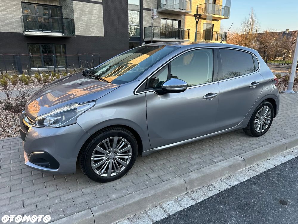 Peugeot 208 1.5 BlueHDi Allure S&S - 2