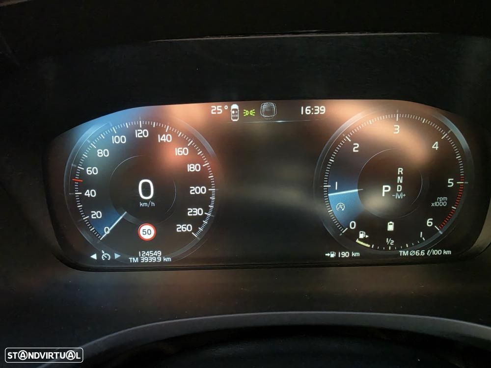 Volvo V60 2.0 B4 Momentum Geartronic — fotografia 15