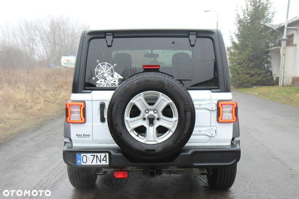 Jeep Wrangler - 9