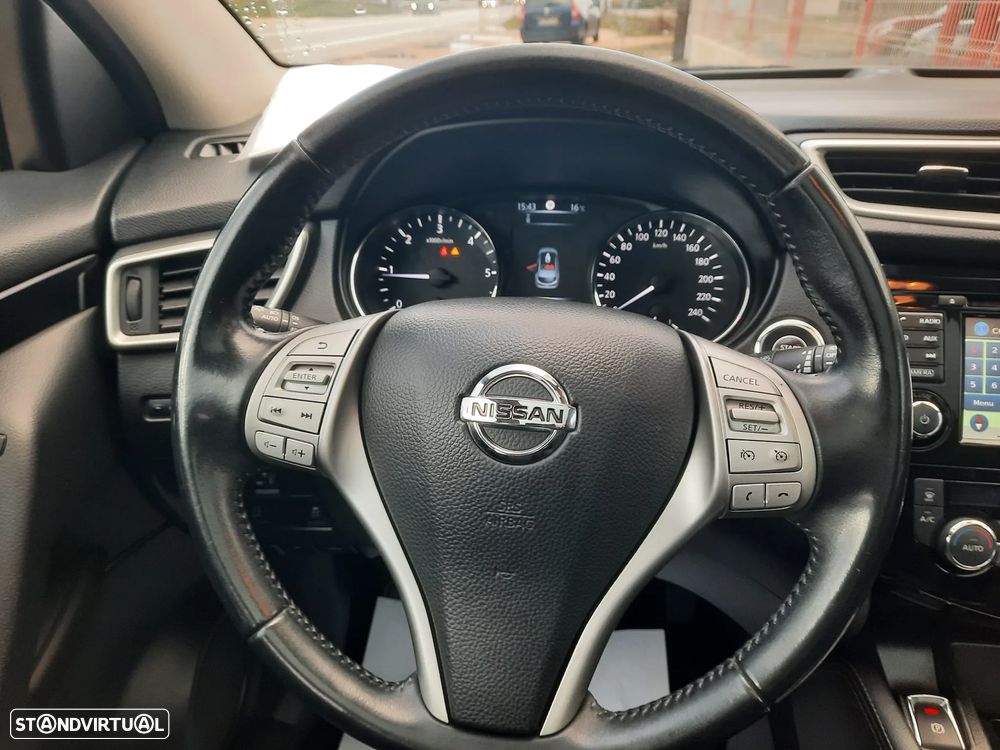 Nissan Qashqai 1.5 dCi N-Connecta 18 - 29