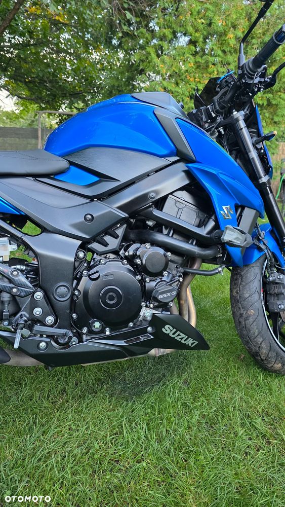 Suzuki GSX - 7