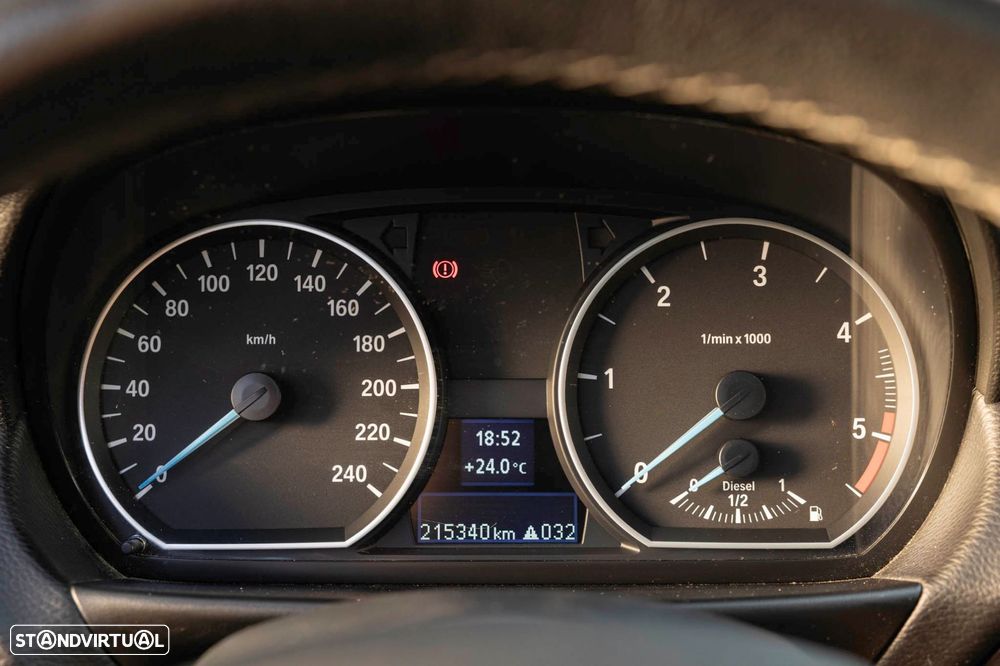BMW 118 d Pack M - 17