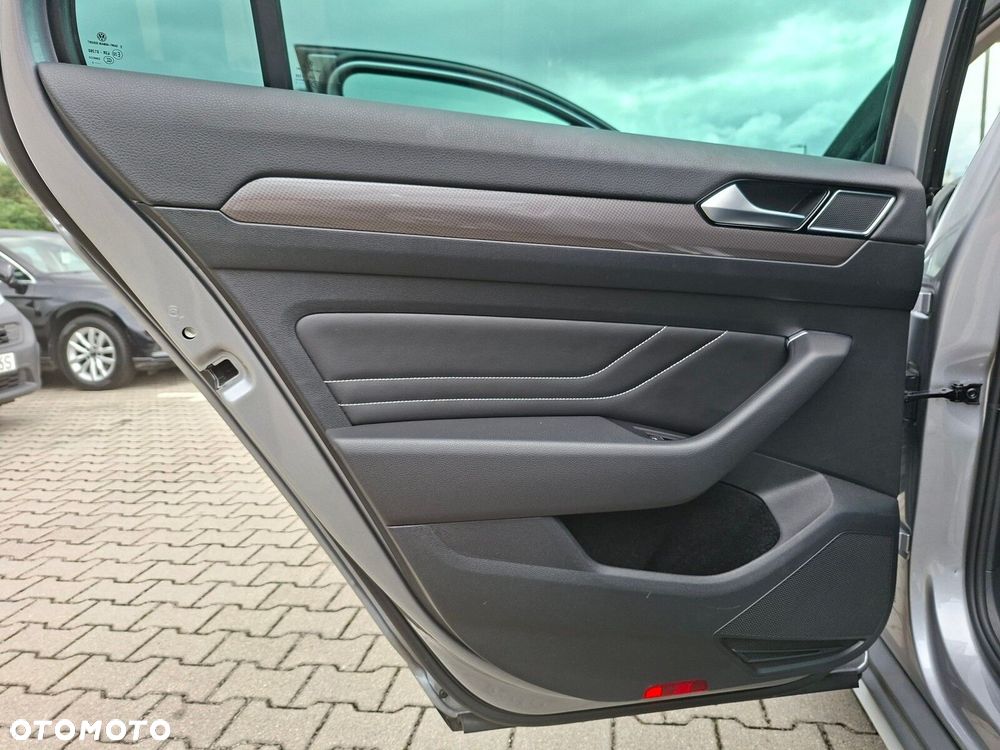 Volkswagen Passat Alltrack - 12