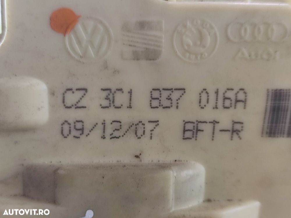 Broasca usa dreapta fata 3C1837016A Volkswagen VW Tiguan 1 5N [2007 - - 2