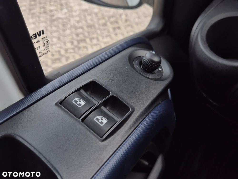 Iveco Daily 35C16, firana, kontener 8PAL, Winda 750KG, klimatyzacja - 15