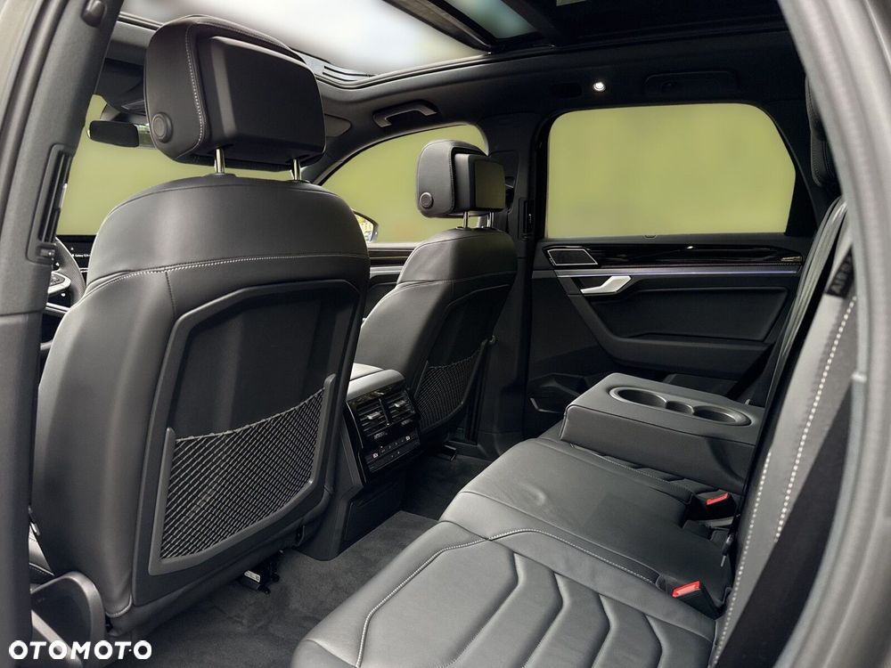 Volkswagen Touareg - 22