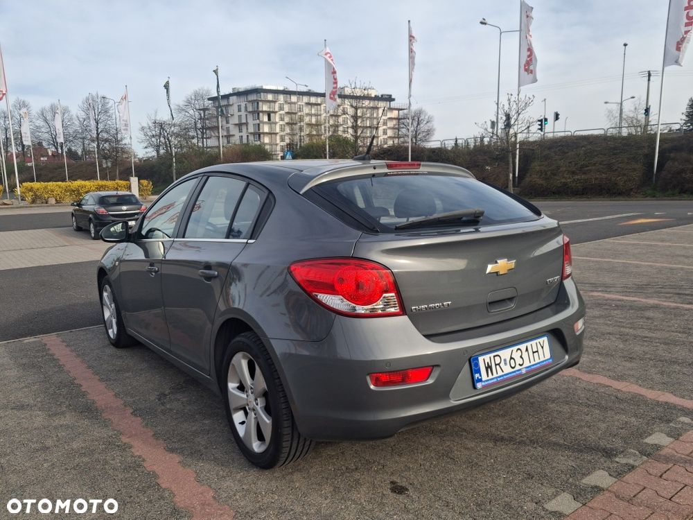 Chevrolet Cruze - 4