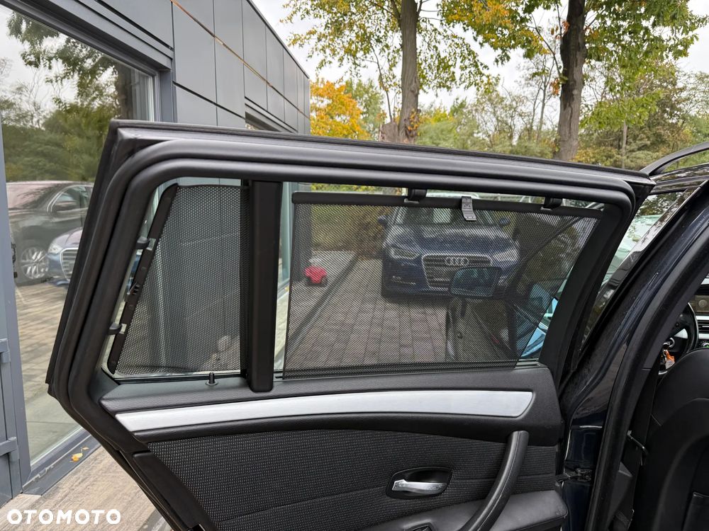BMW Seria 5 520d Touring Edition Sport - 36