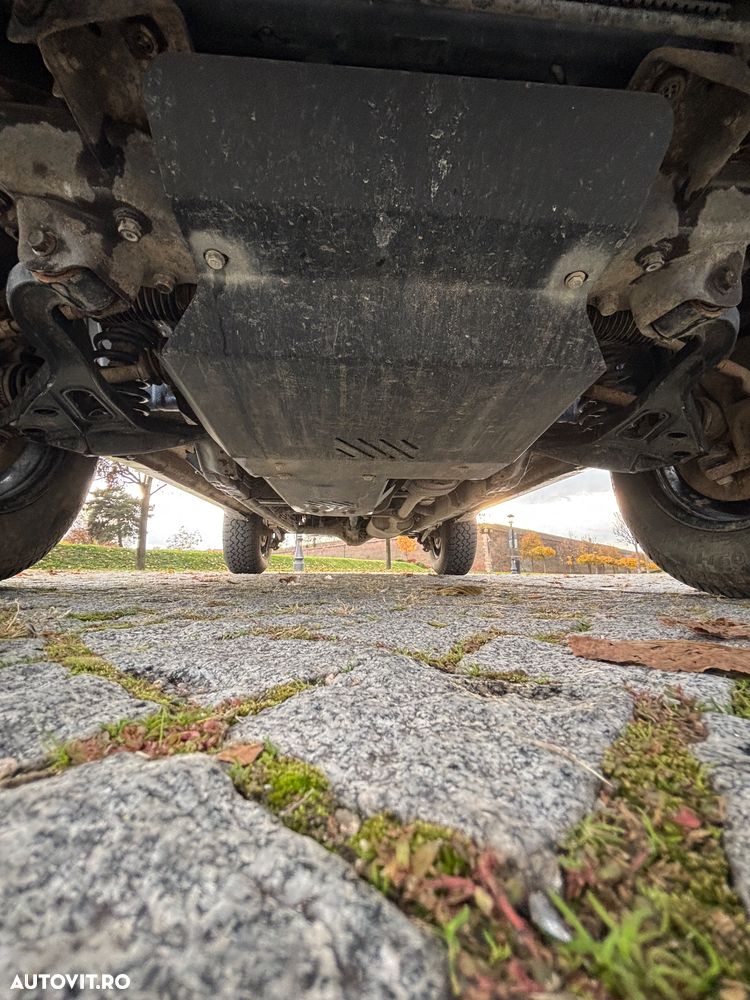 Suzuki Grand Vitara 2.0i - 12