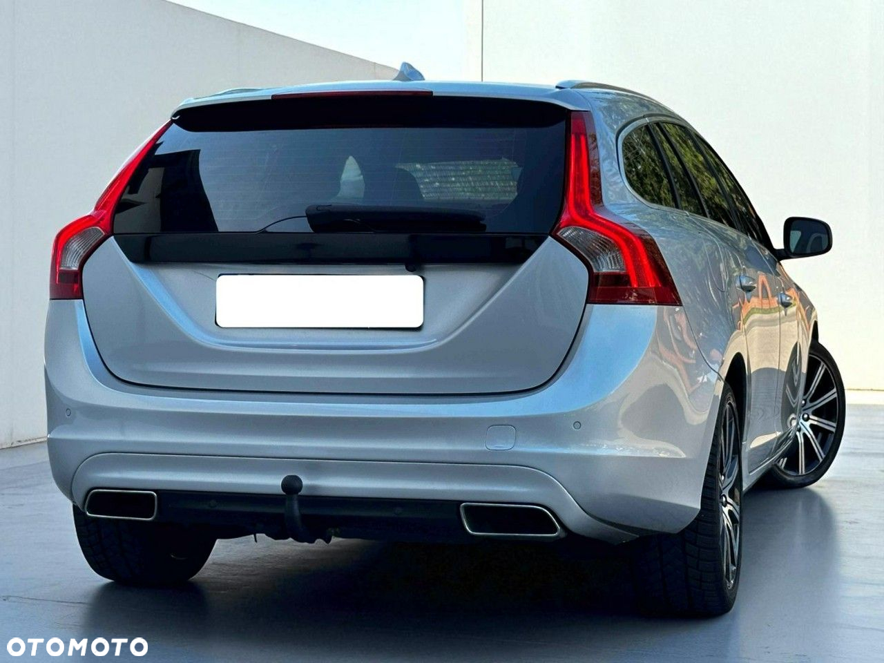 Volvo V60 D4 Geartronic Summum - 17