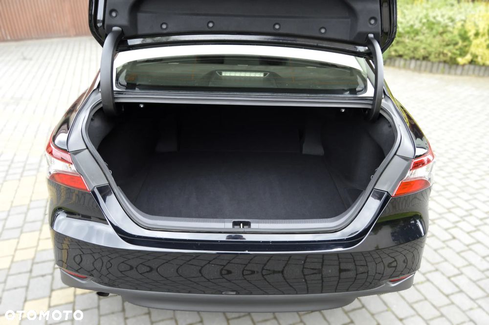 Toyota Camry 2.5 Hybrid Comfort CVT - 12