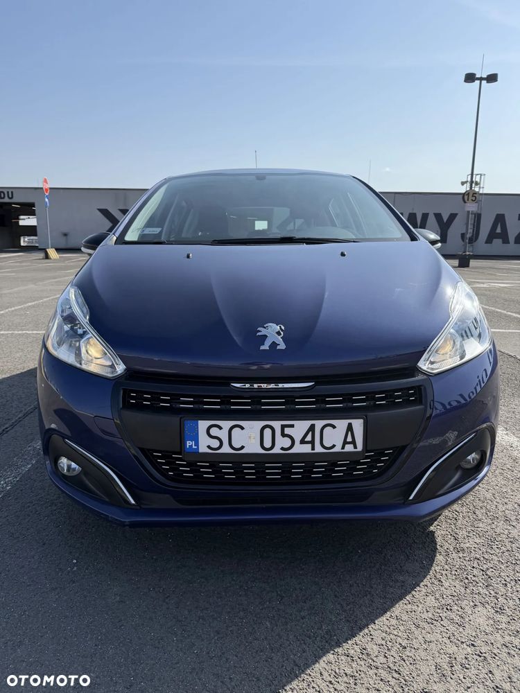 Peugeot 208 - 1