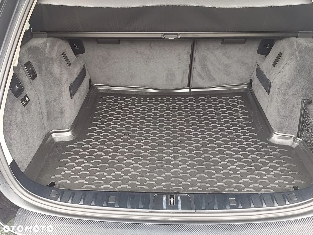 BMW Seria 3 318i - 33