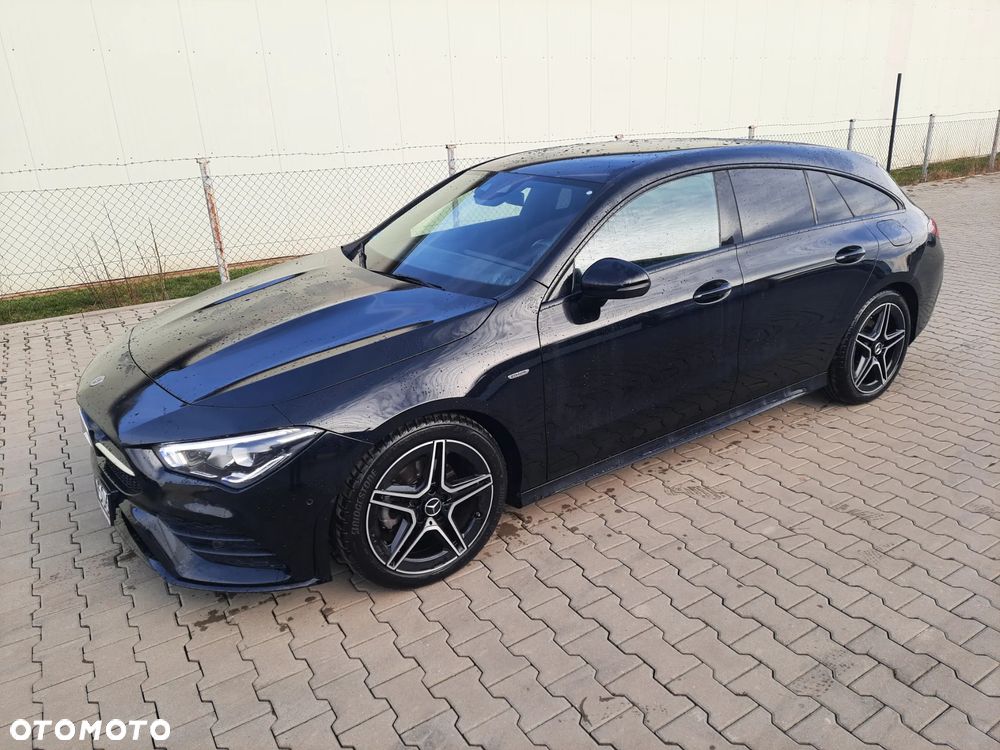 Mercedes-Benz CLA 180 7G-DCT Special Edition - 3