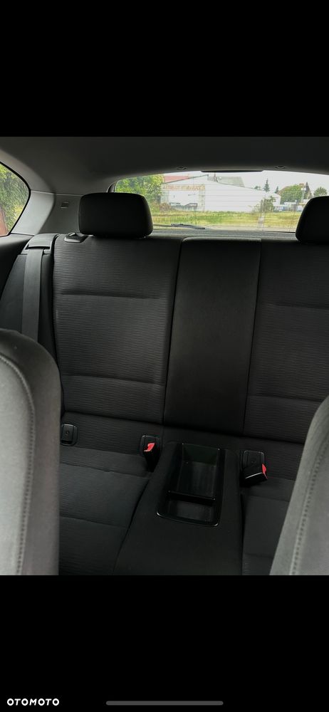 BMW Seria 1 118d DPF - 14