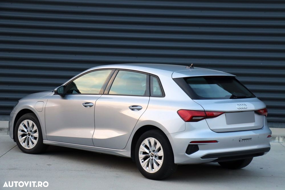Audi A3 40 TFSIe Sportback S tronic S line - 3