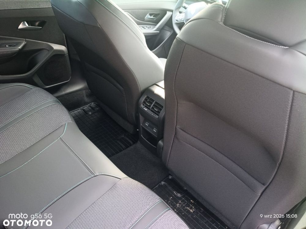 Peugeot 408 - 15