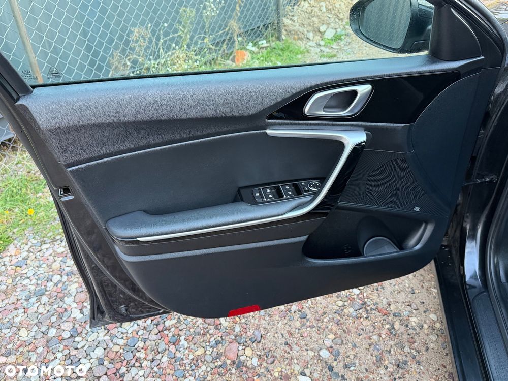 Kia Ceed 1.6 CRDi 136 ISG Dream-Team Edition - 22