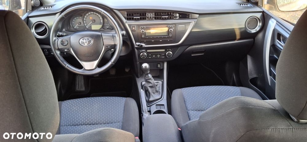 Toyota Auris - 5