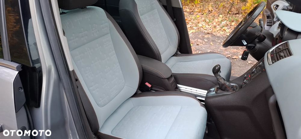 Opel Meriva - 29