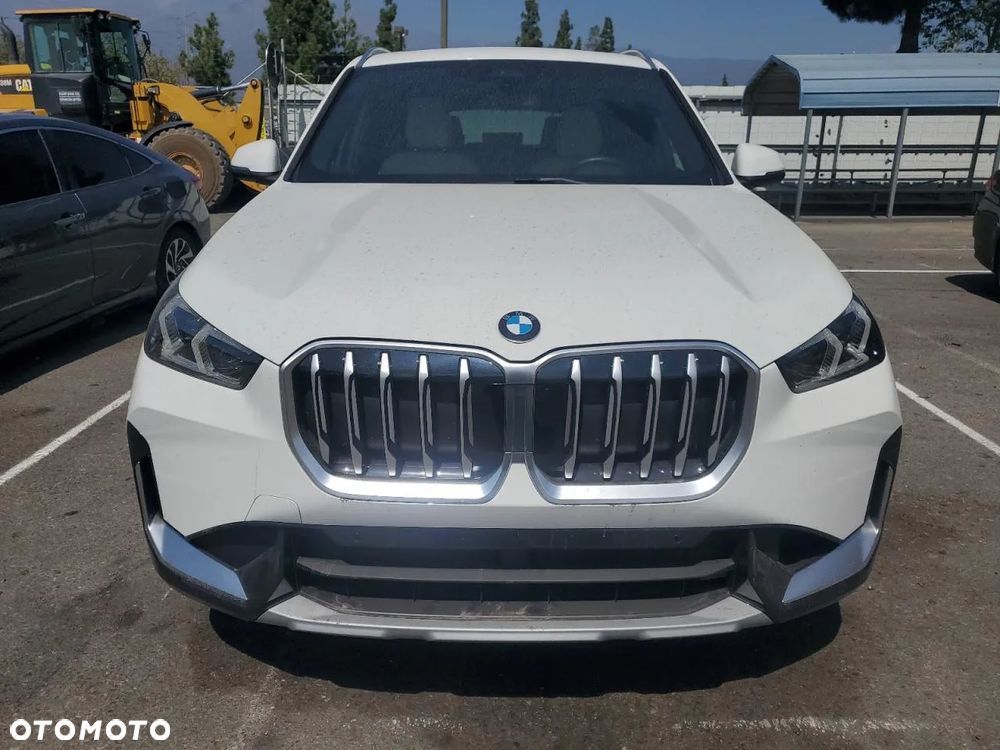 BMW X1 xDrive23i xLine - 5