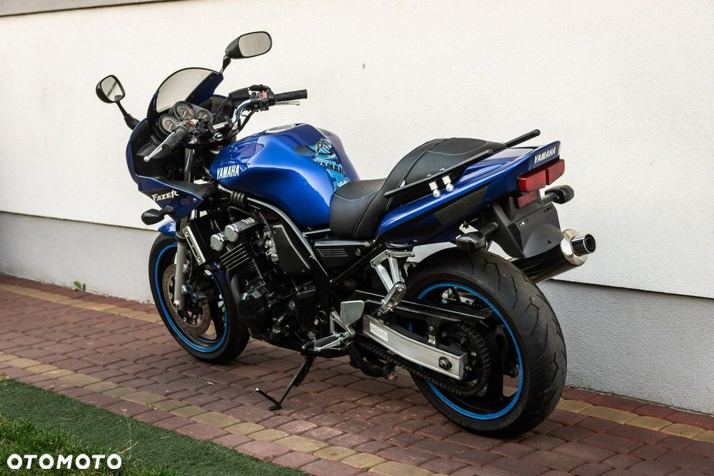 Yamaha FZS - 4