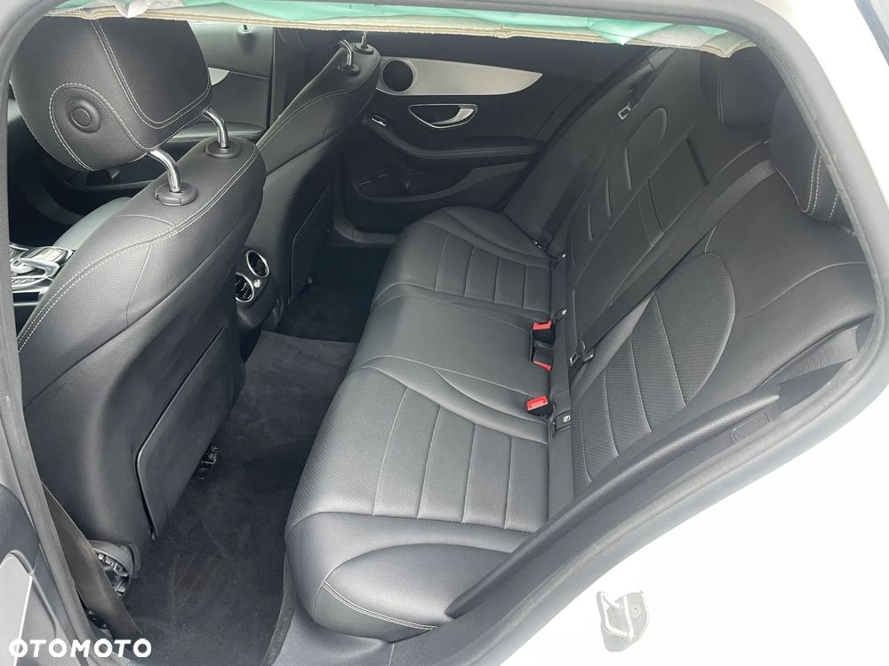 Mercedes-Benz Klasa C 300 d 4Matic 9G-TRONIC Avantgarde - 18