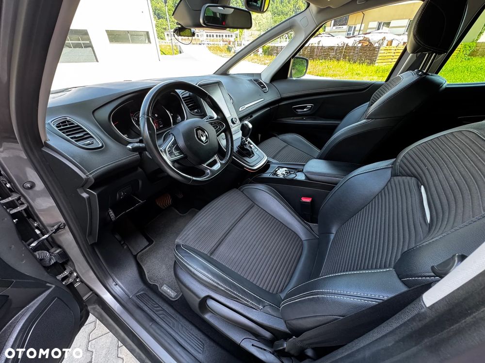 Renault Grand Scenic - 12