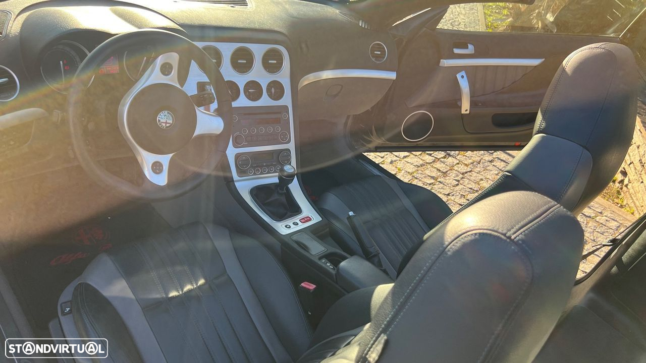Alfa Romeo Spider 2.2 JTS - 2