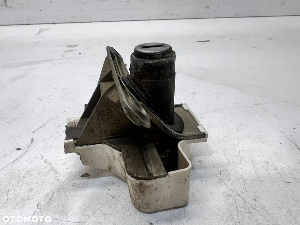 WKŁADKA KLAPY TYŁ AUDI A3 8L 8D9827573A - 2