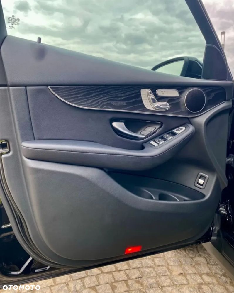 Mercedes-Benz GLC 300 4Matic 9G-TRONIC Exclusive - 14