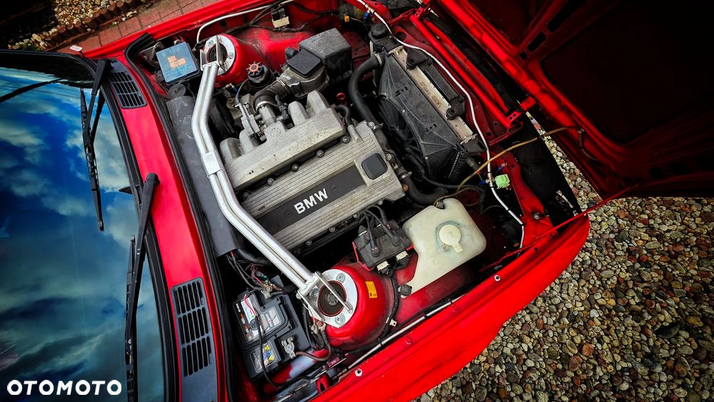 BMW Seria 3 318is - 19