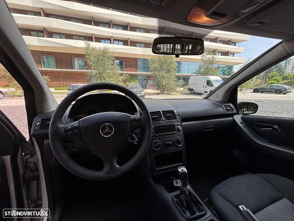 Mercedes-Benz A 180 - 6