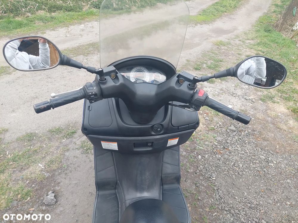 Suzuki Burgman - 11