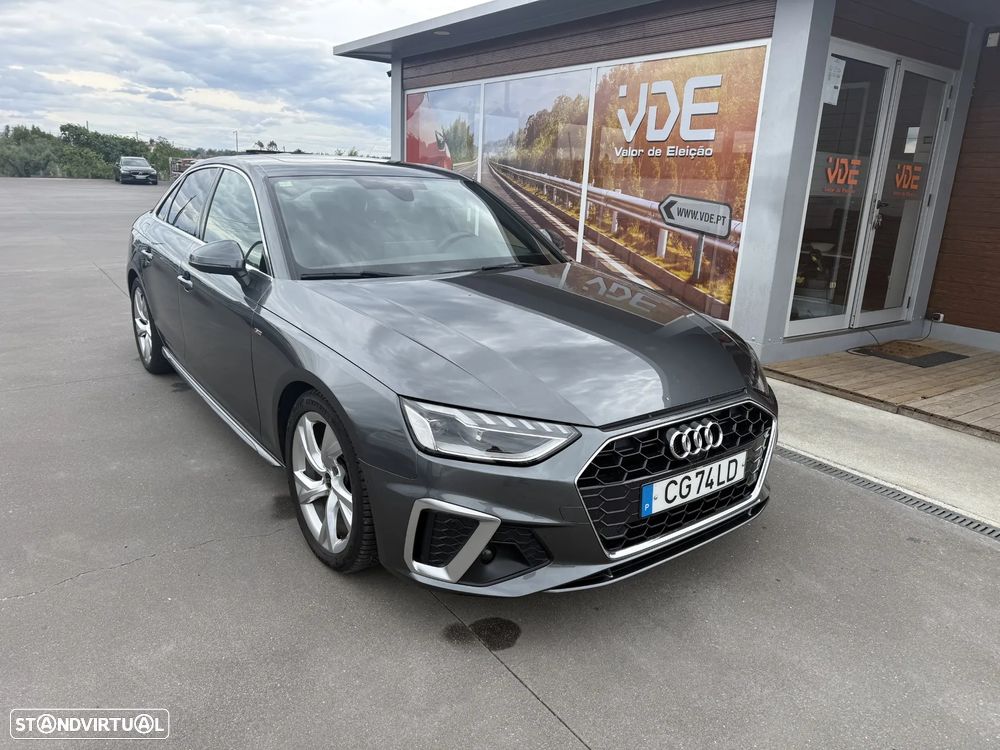 Audi A4 30 TDI S tronic S line - 1