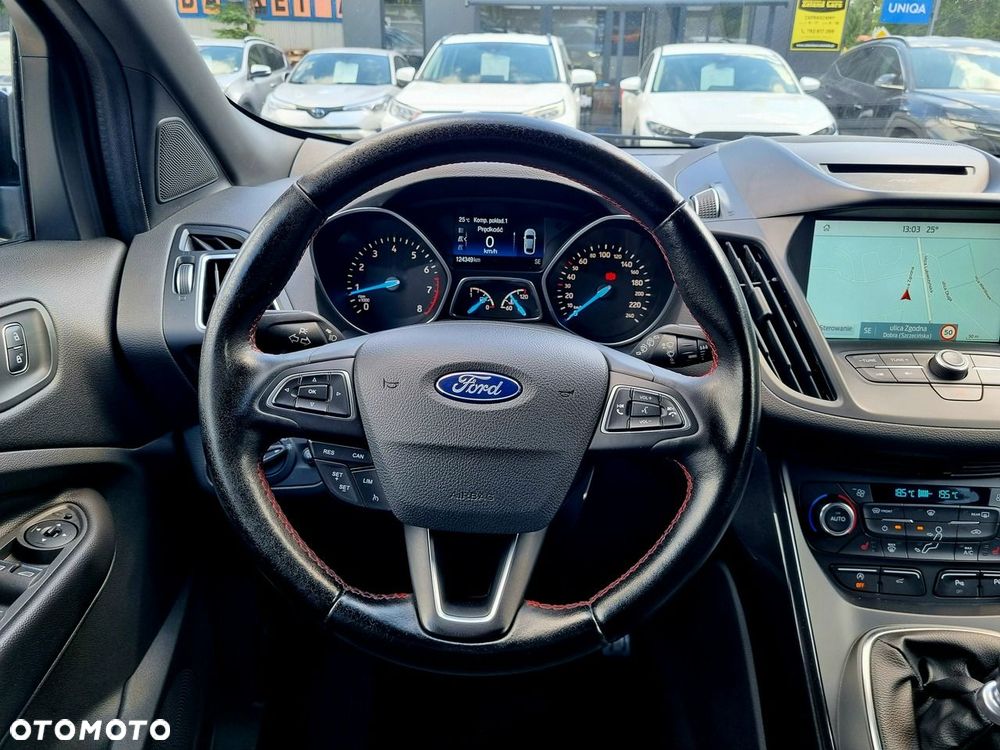 Ford Kuga 1.5 EcoBoost 2x4 ST-Line - 17