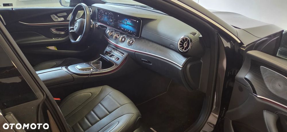 Mercedes-Benz CLS 300 d 4-Matic AMG - 6