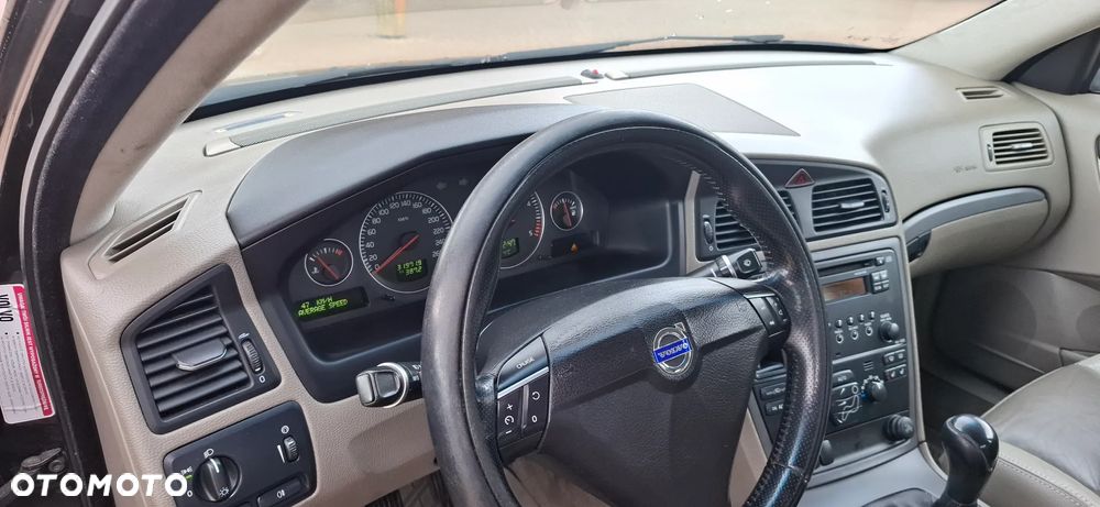 Volvo S60 2.4D Momentum - 4