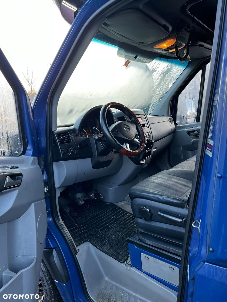 Mercedes-Benz Sprinter - 9